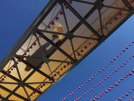 Passerelle piétonne en acier FunambOule, Montréal. Steel footbridge.